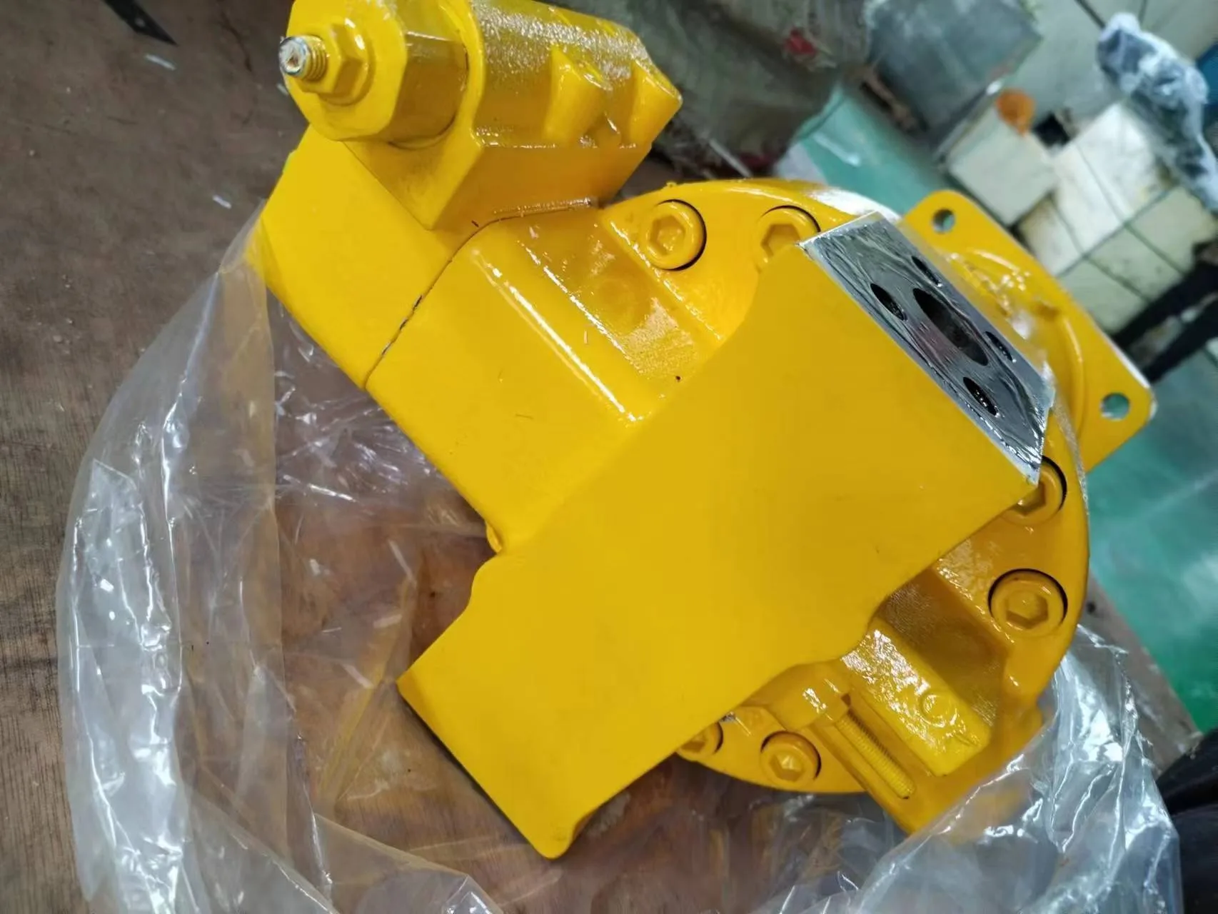 Гидромотор лебёдки на кран XCMG XCT25L5_S 803081202 — изображение 4