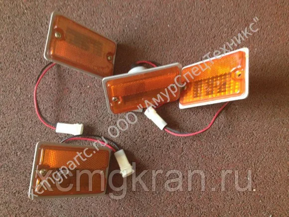 Габаритный фонарь на автокрана xcmg