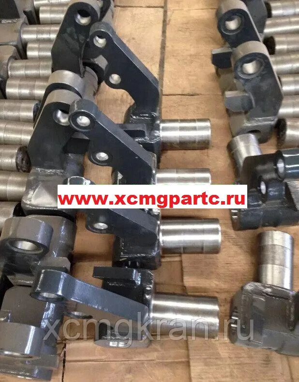 Кулак поворотный автогрейдера
