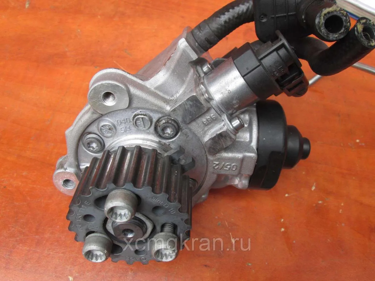 Топливный насос ТНВД BOSCH 03L130755J
