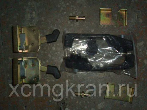 Ручка двери кабины правая GR165 801503840