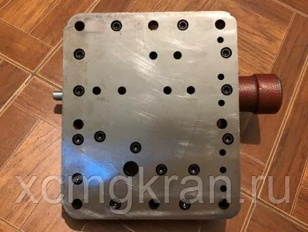 Распределительный клапан трансмисии гидромеханической коробки передач фронтального погрузчика (4110000038349 ZL20-039000S) — изображение 2