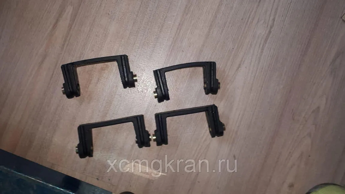Резиновая подушка стойки запора замка для FAW J6