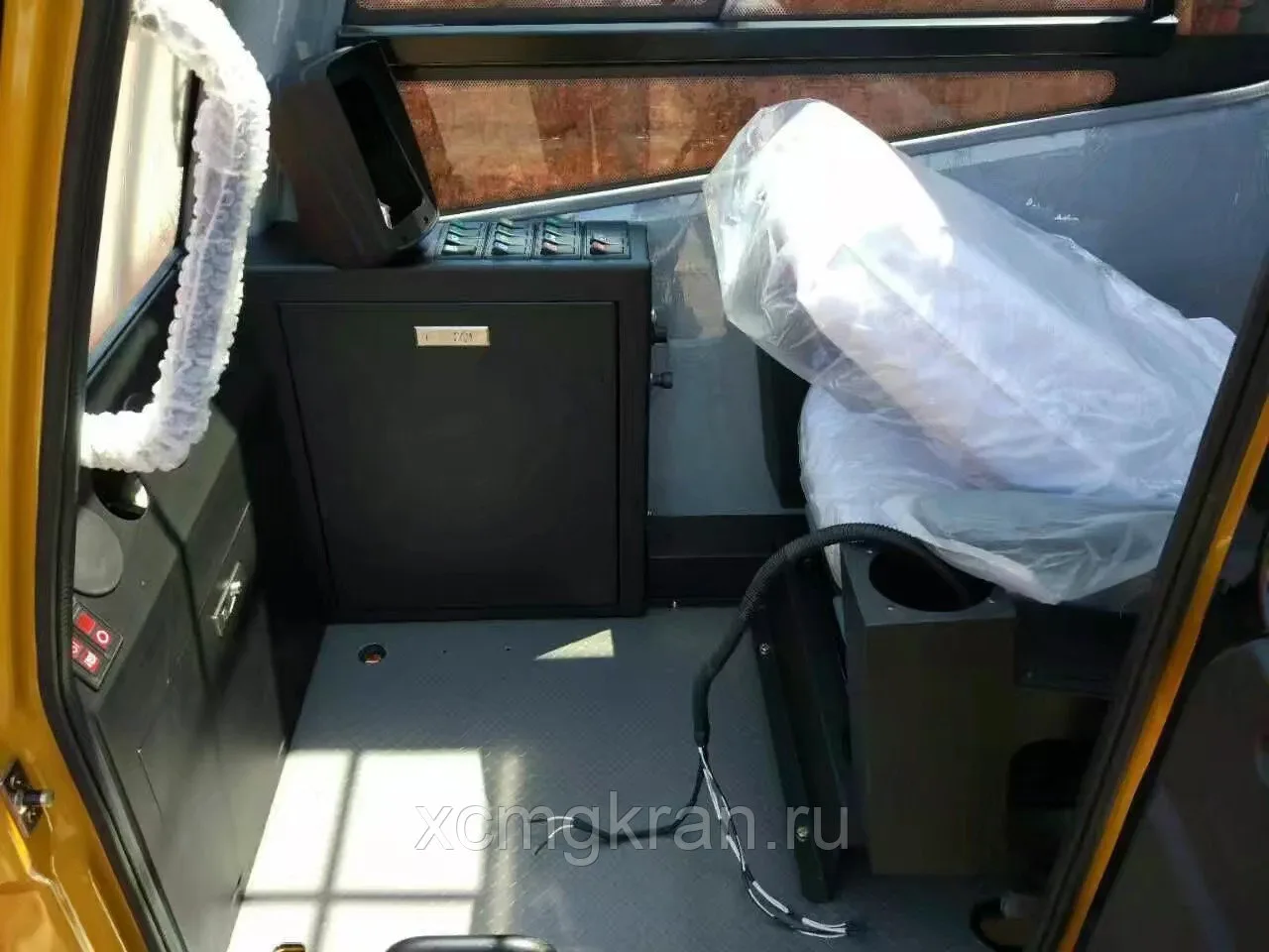 Кабина автокрана Sany QY50C — изображение 9