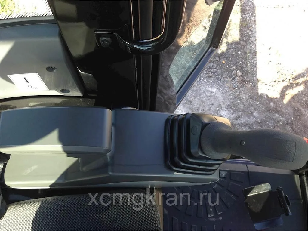 Гусеничный мини экскаватор SANY SY35U — изображение 3