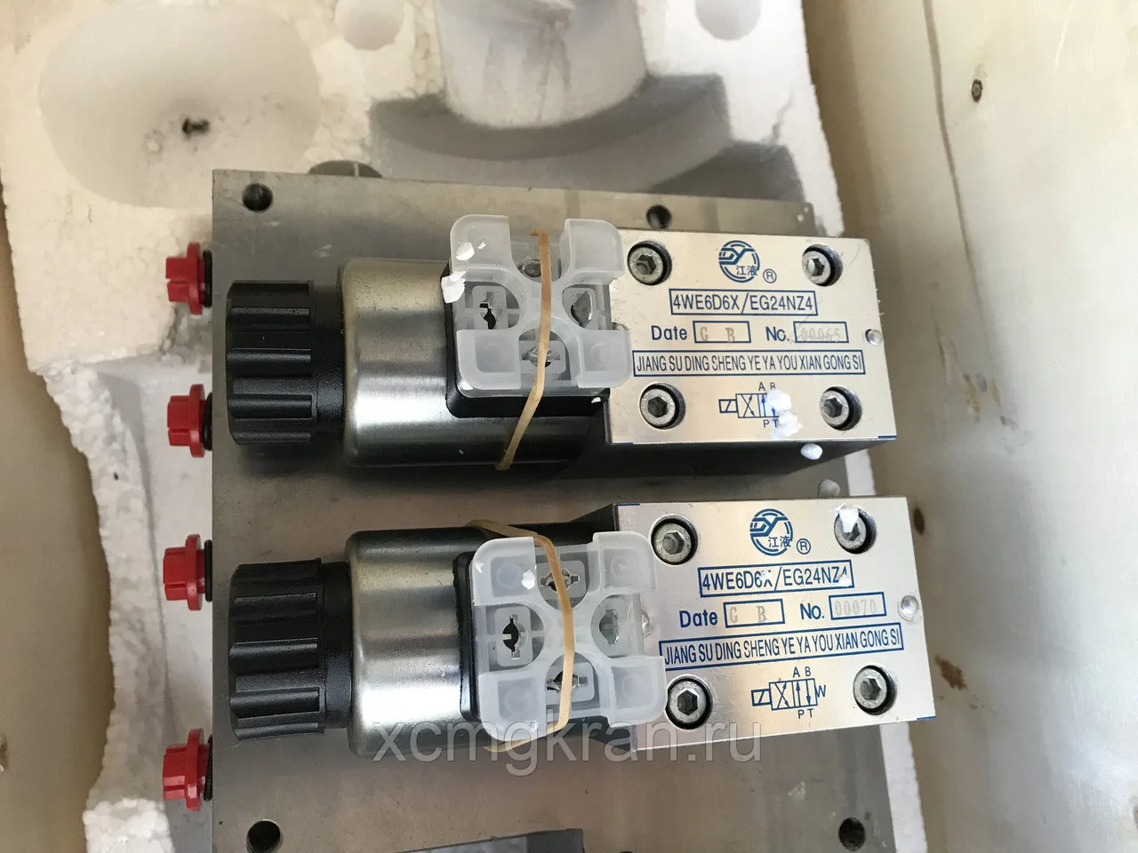 Блок клапанов 803386207 для автокрана xcmg — изображение 5