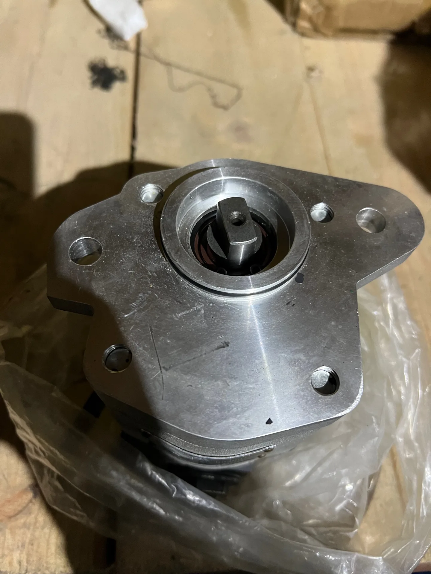 Насос ГУР 803097890 автокрана xcmg xct25l5sr — изображение 3