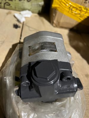 Насос ГУР 803097890 автокрана xcmg xct25l5sr — изображение 4