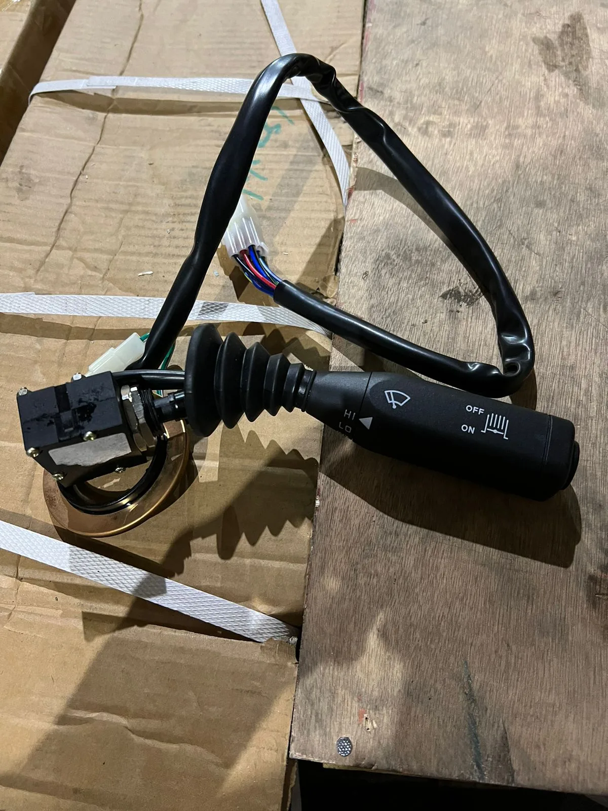 Рычаг стеклоочистителя 108314-XGA37XCT25I-74200 Автокрана XCMG XCT