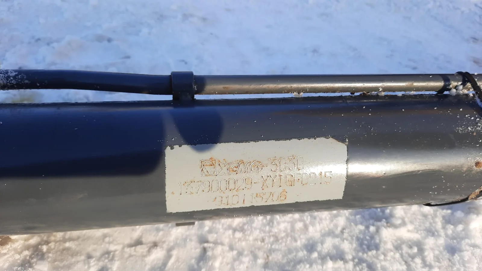 Гидроцилиндр опоры горизонтальный 137900029 автокрана xcmg XCT25