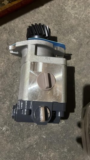 Насос ГУР 803083973 для автокрана XCMG xct55
