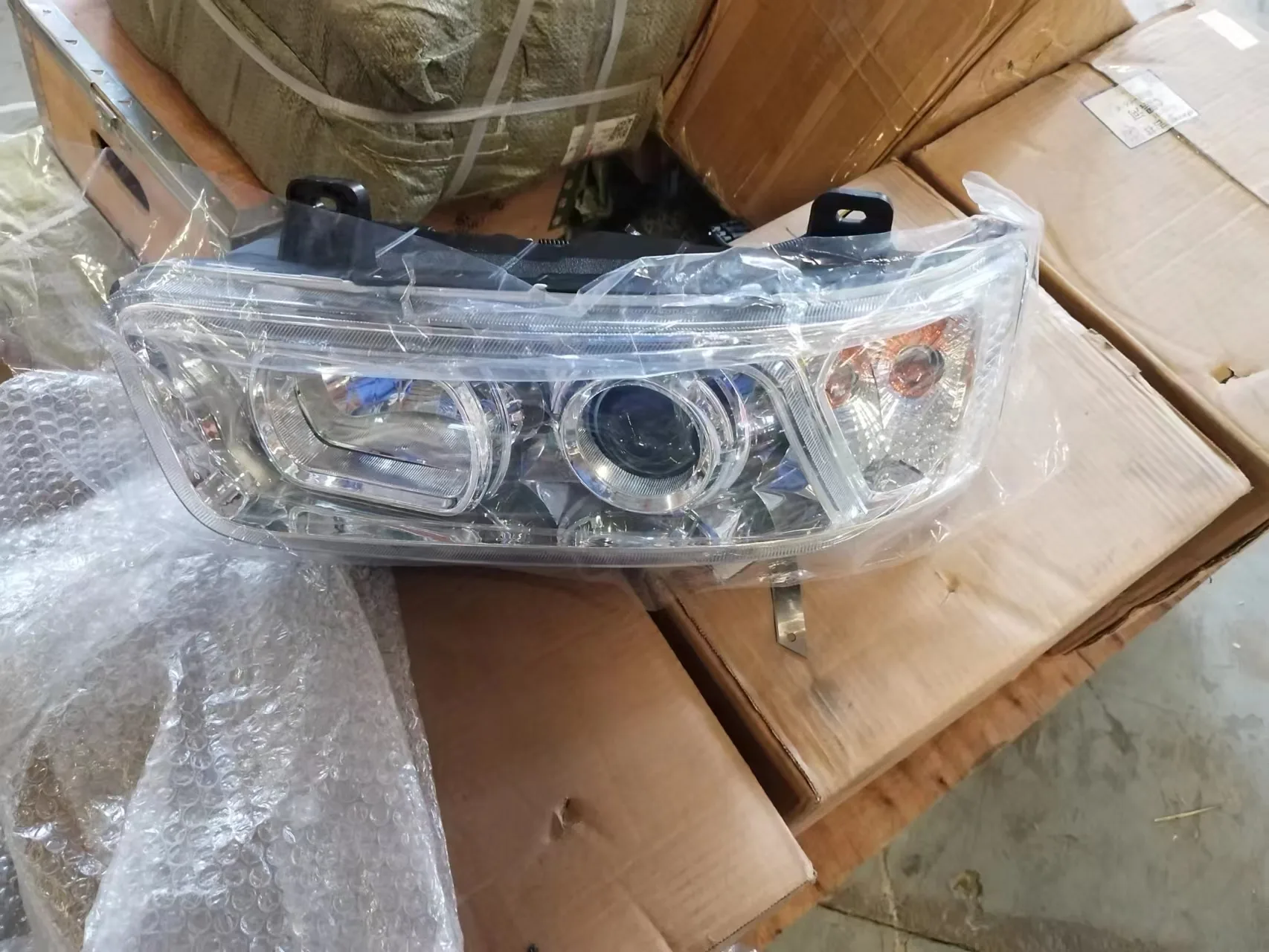Фара левая 1139804332 автокрана Zoomlion ZTC
