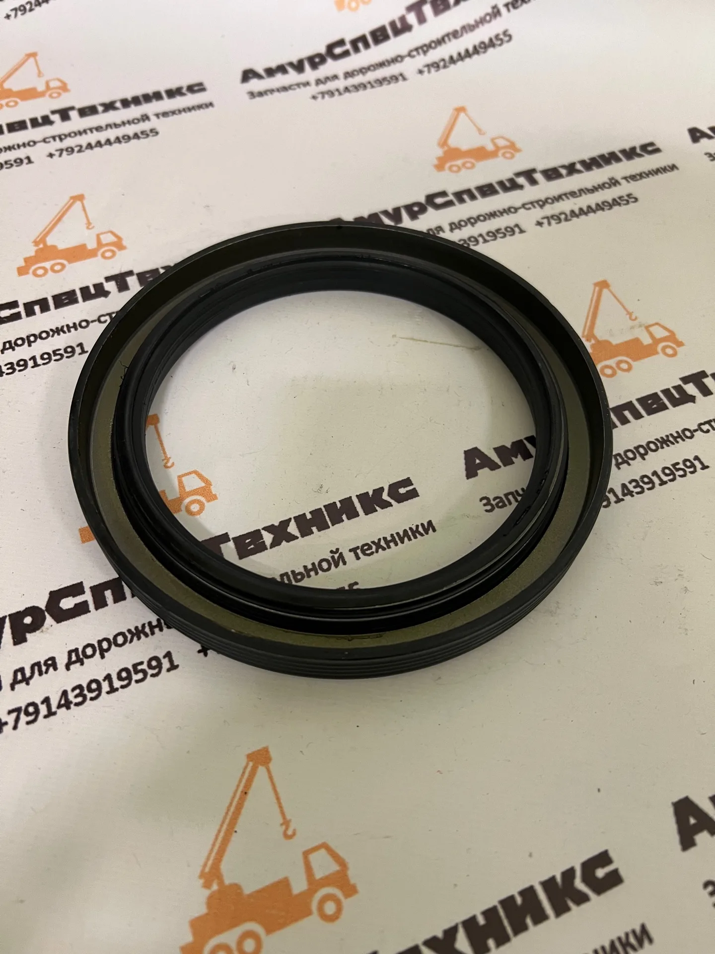 Сальник 860512500 бортового редуктора автокрана XCMG XCT25L5_S