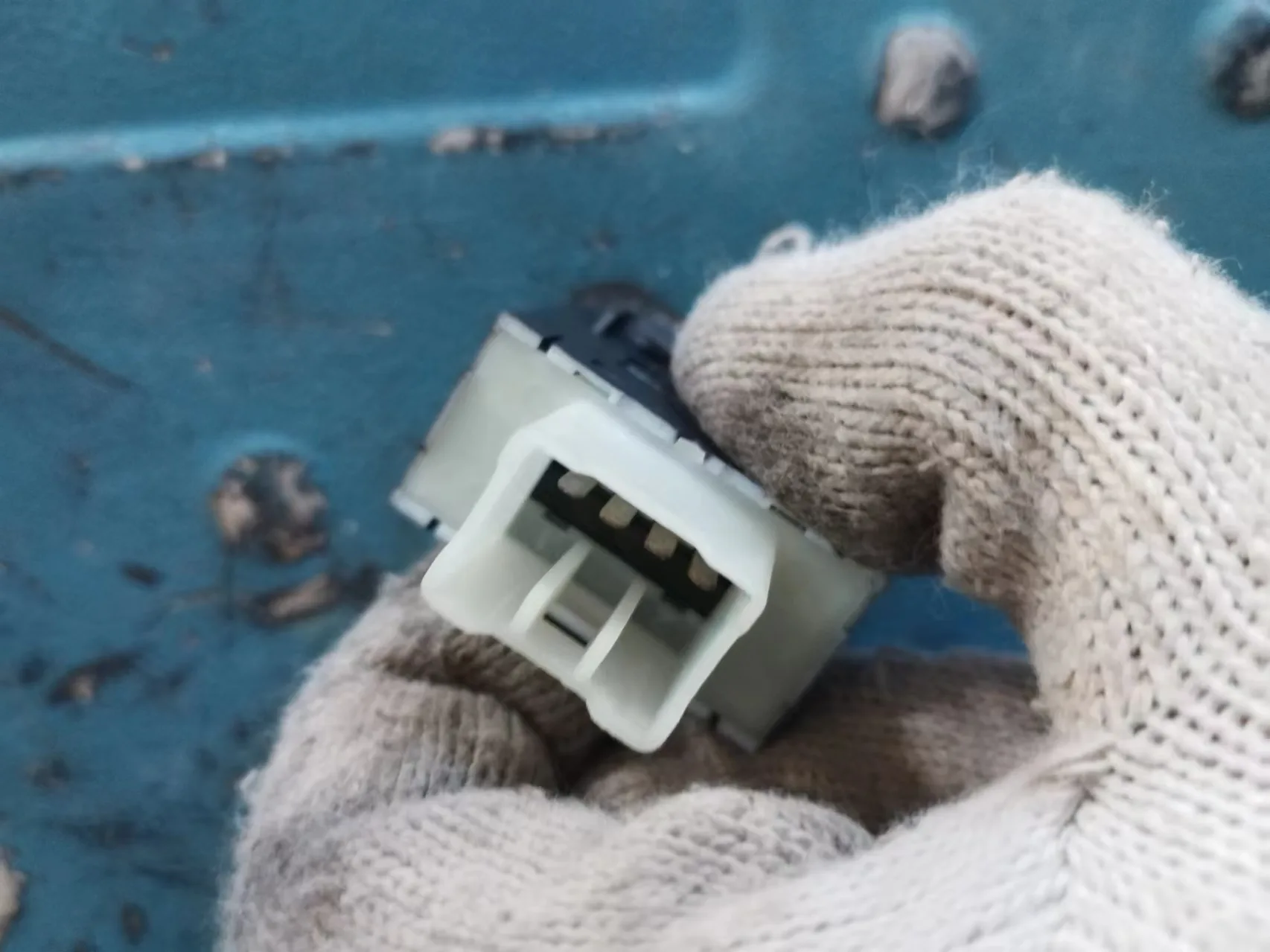 Переключатель корректора фар 860502902 автокрана XCMG — изображение 3