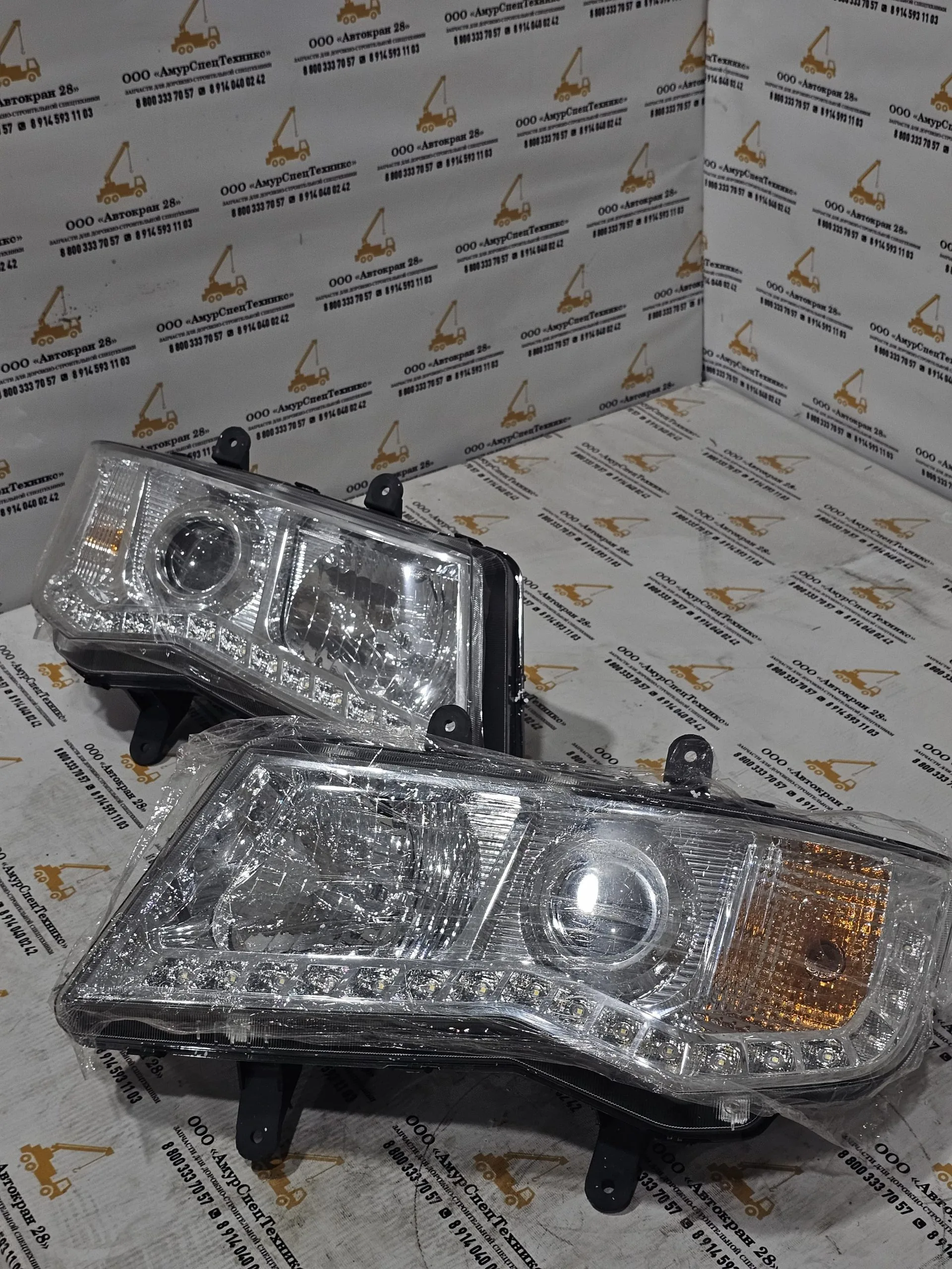 Фары автокрана XCMG XCT