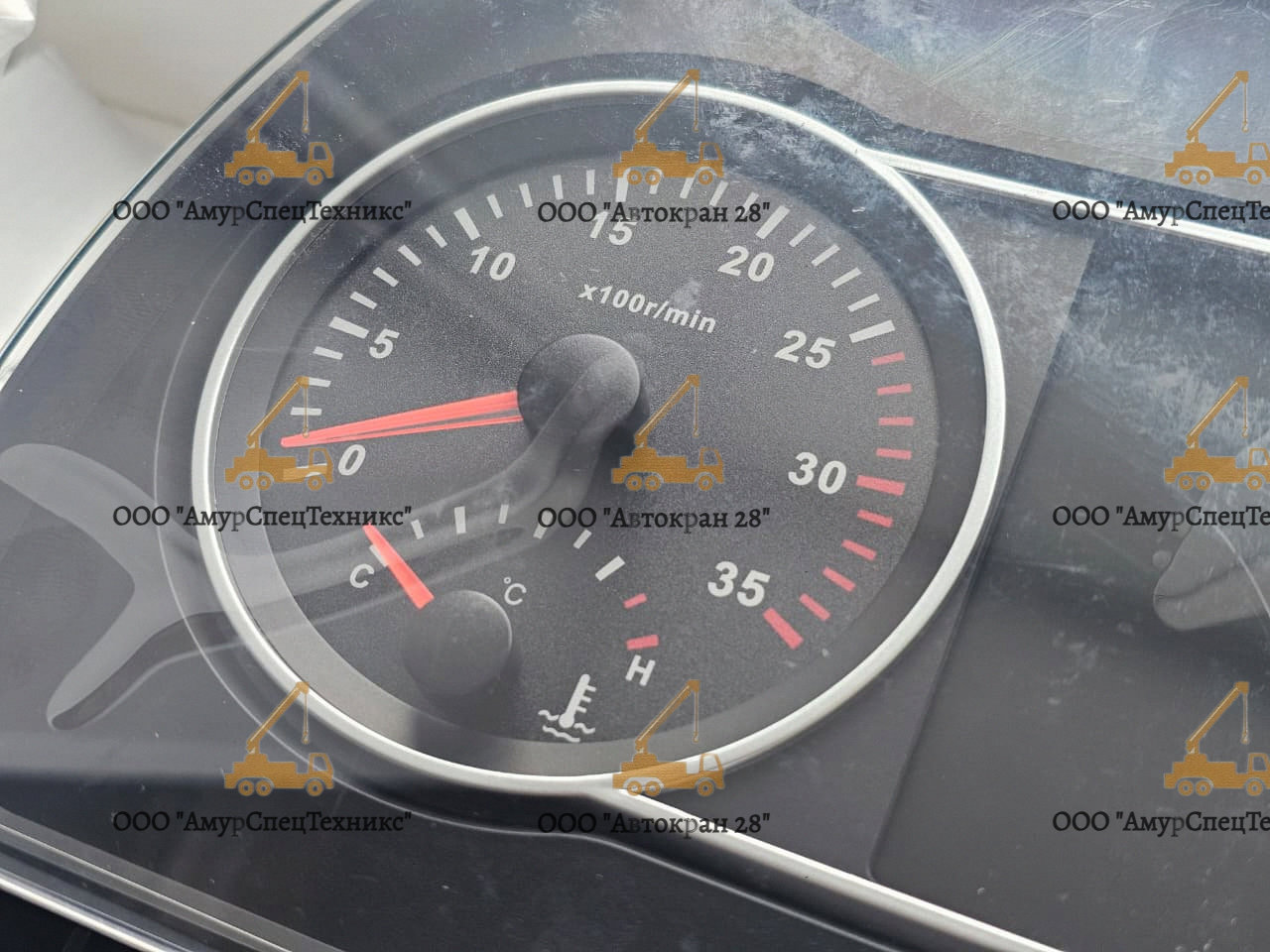 Приборная панель автокрана Zoomlion — изображение 3